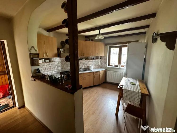 Apartament cu 3 camere decomandat în Calea București