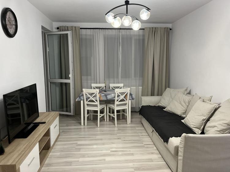 Apartament cu 2 camere semidecomandat în Gorjului
