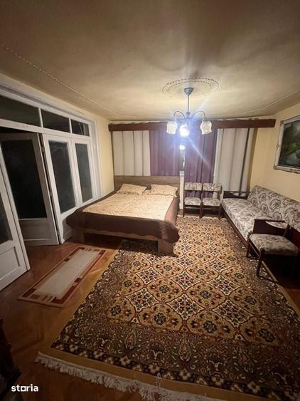 Casă cu 4 camere în Călugări