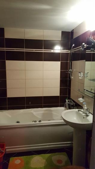 Apartament cu 2 camere decomandat în Exterior Vest
