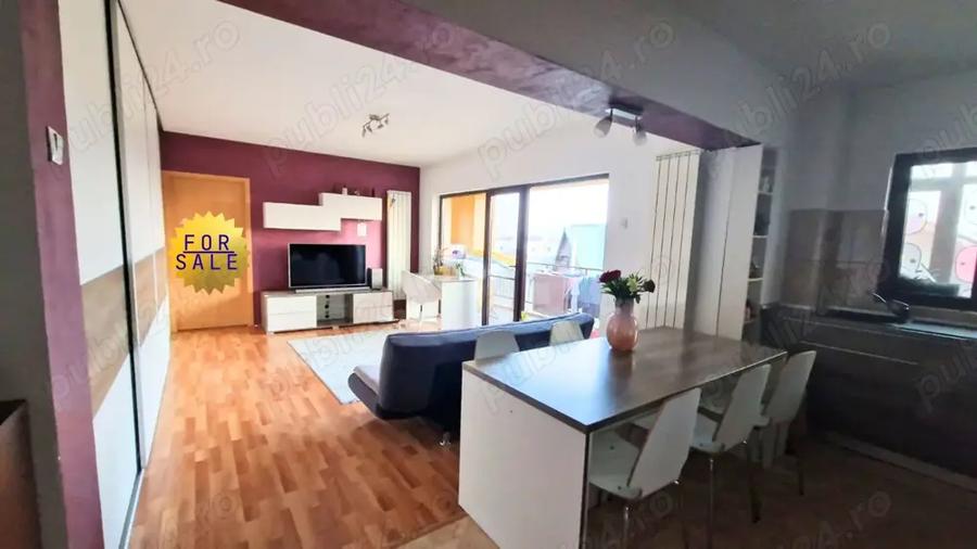 Apartament cu 3 camere semidecomandat în Central