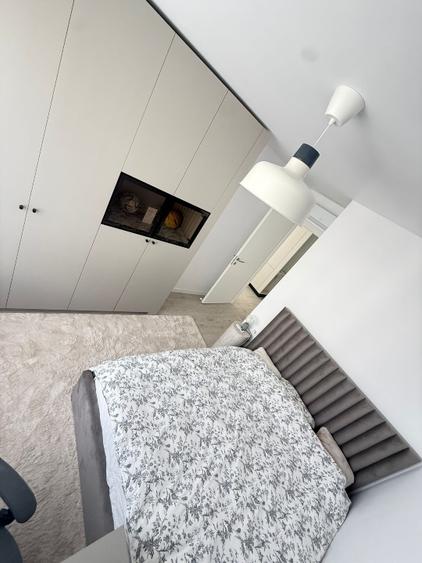 Apartament cu 3 camere decomandat, mobilat în Băneasa