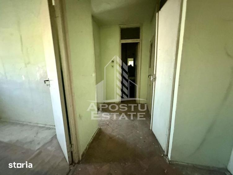 Apartament cu 2 camere decomandat în Dâmbovița