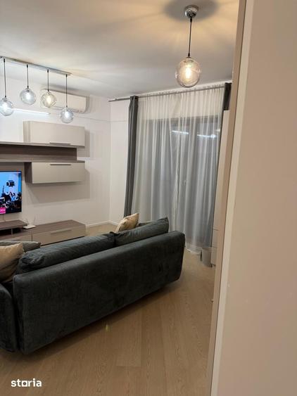 Apartament cu 3 camere în Văcăresti