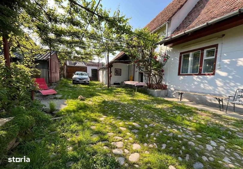 Casă cu 4 camere în Viscri