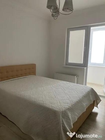 Apartament cu 2 camere decomandat în P-ța Victoriei