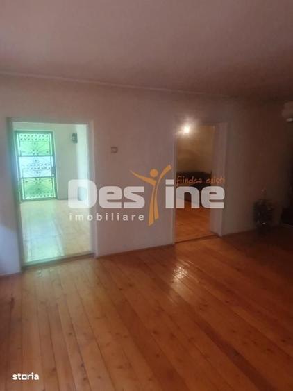 Casă cu 4 camere cu Teren 1280 Mp în Central