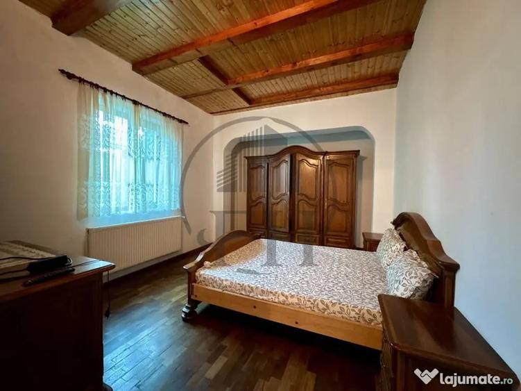 Casă cu 8 camere cu Teren 627 Mp în Nord