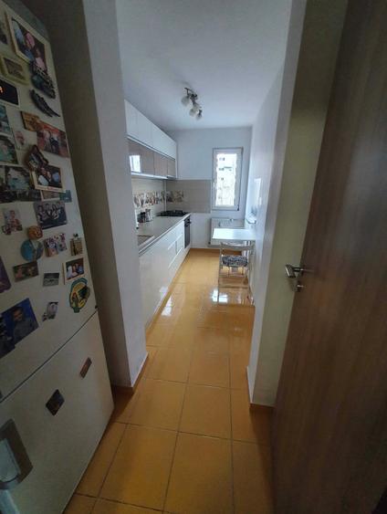 Apartament cu 3 camere decomandat, mobilat în Drumul Taberei