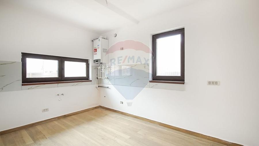 Duplex cu 4 camere cu Teren 250 Mp în Sud-Est