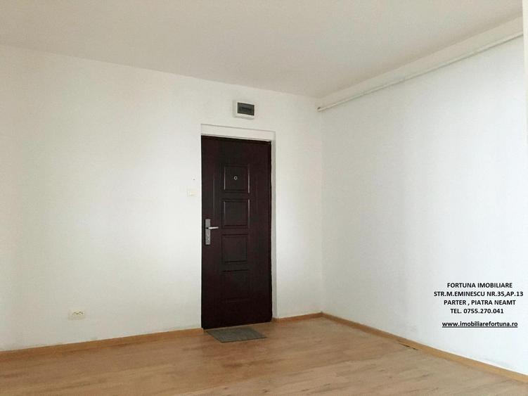 Apartament cu 3 camere decomandat în Mărăței