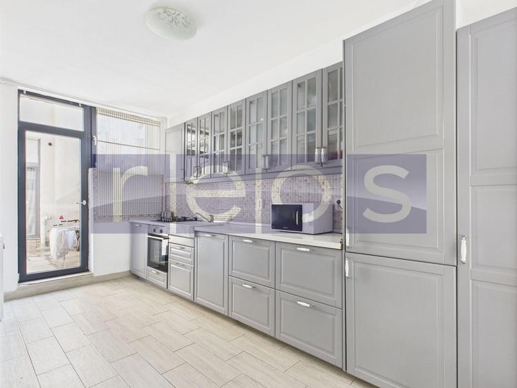 Apartament cu 3 camere decomandat, mobilat în Dămăroaia