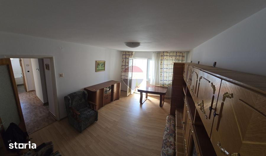 Apartament cu 3 camere decomandat, mobilat în Republicii