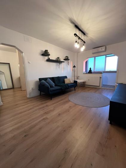 Apartament cu 2 camere semidecomandat în Tineretului