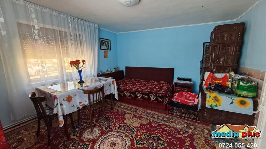 Casă individuală cu 3 camere cu Teren 500 Mp în Est