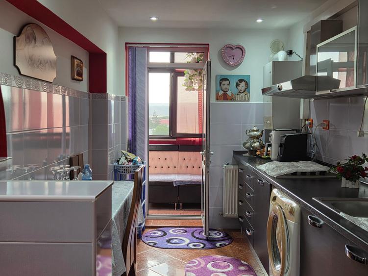 Apartament cu 2 camere decomandat în Central
