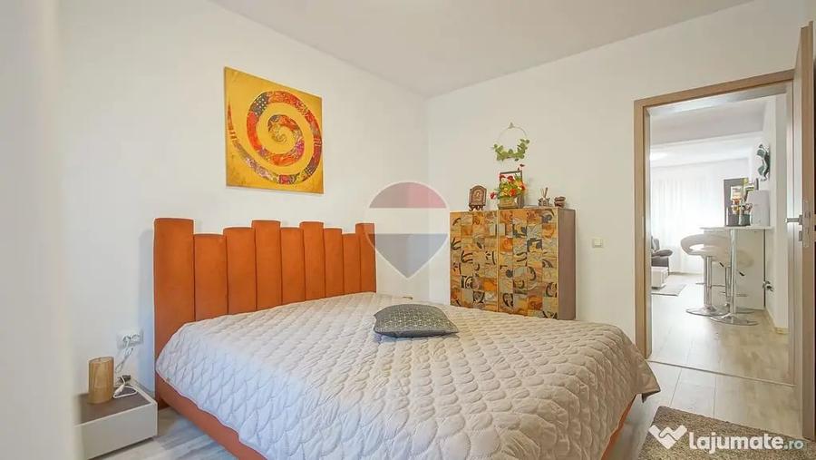 Apartament cu 4 camere decomandat în Clăbucet