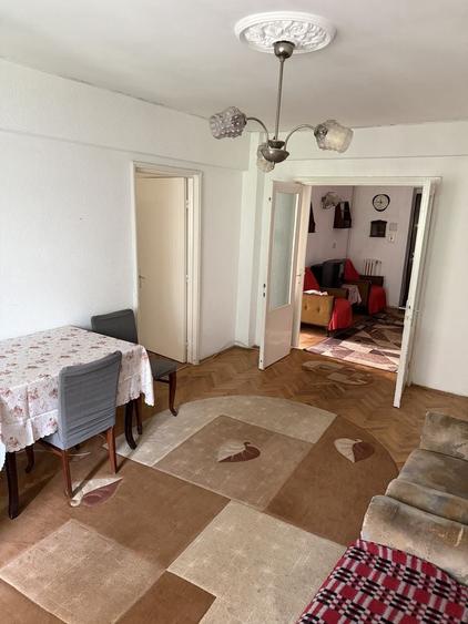 Apartament cu 2 camere semidecomandat în Mărăței
