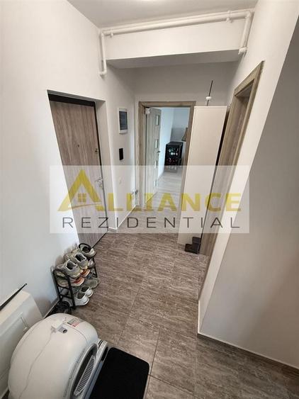 Apartament cu 2 camere decomandat, mobilat în Sud