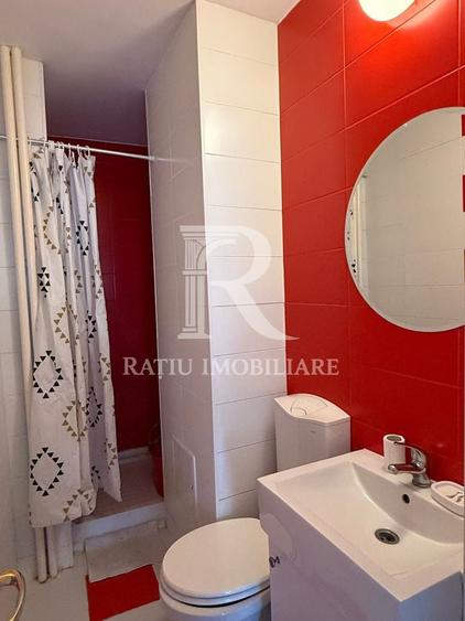 Apartament cu 4 camere decomandat, mobilat în Nufărul