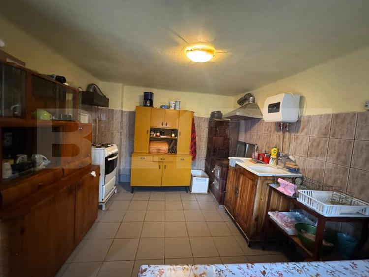 Casă individuală cu 6 camere cu Garaj în Hunedoara