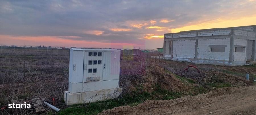 Casă cu 4 camere în Săbăreni