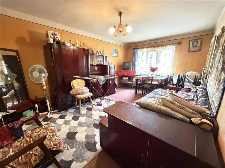Apartament cu 3 camere decomandat în Rogerius