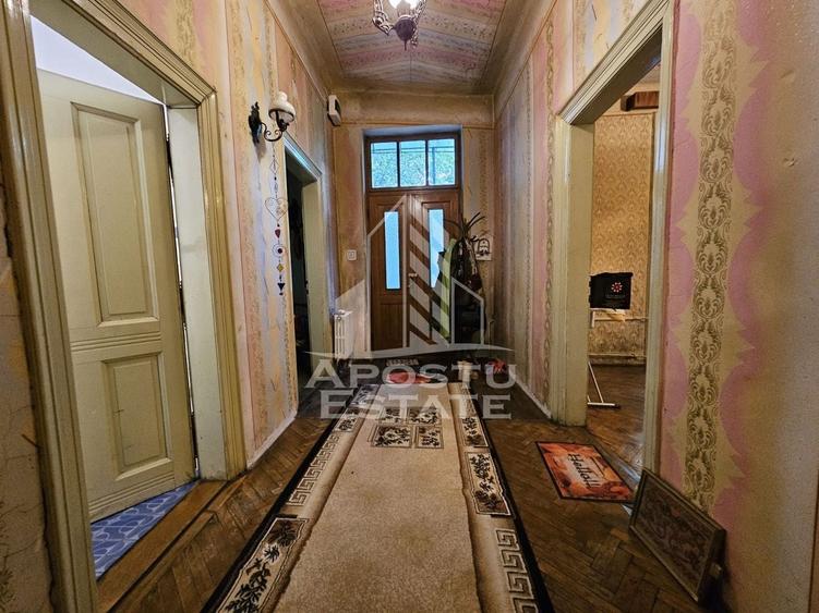 Apartament cu 4 camere circular, mobilat în P-ța Maria