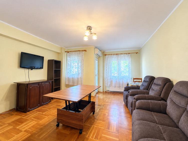 Apartament cu 2 camere decomandat în Lacul Morii