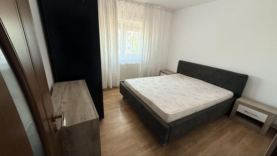 Apartament cu 2 camere decomandat în Banca Națională