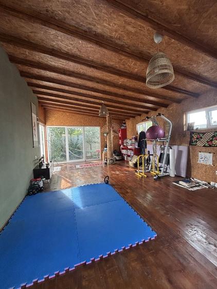Casă cu 4 camere în Tunari