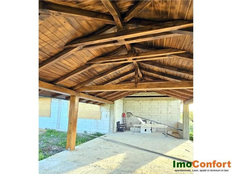 Casă cu 6 camere cu Teren 1600 Mp în Sirețel
