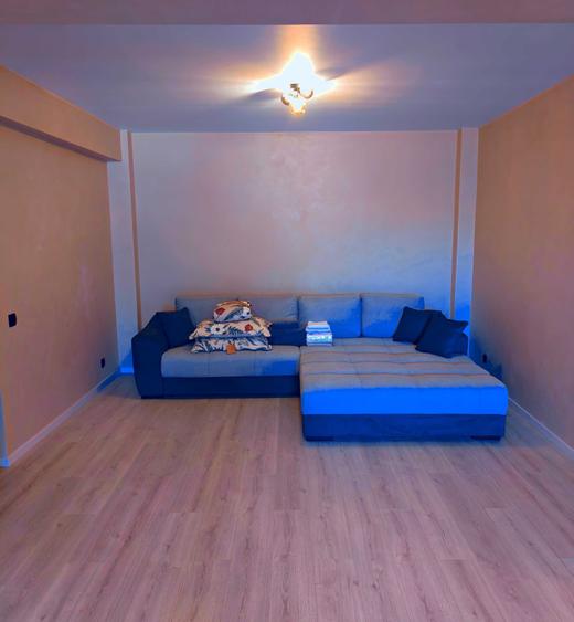 Apartament cu 2 camere semidecomandat în Exterior Vest