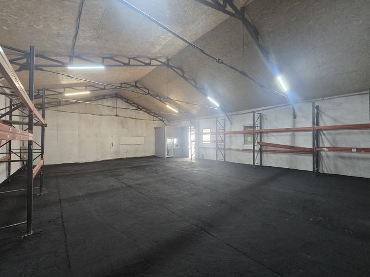 Spațiu industrial, de 220 mp, în Bucium