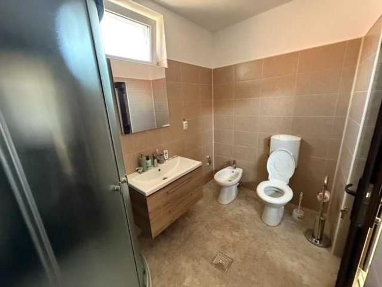 Casă cu 4 camere în Lunca