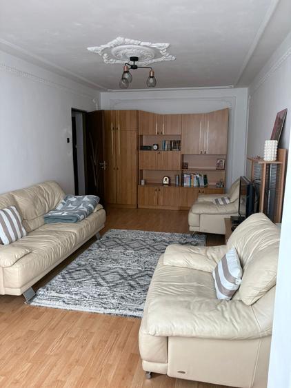 Apartament cu 2 camere decomandat în Traian