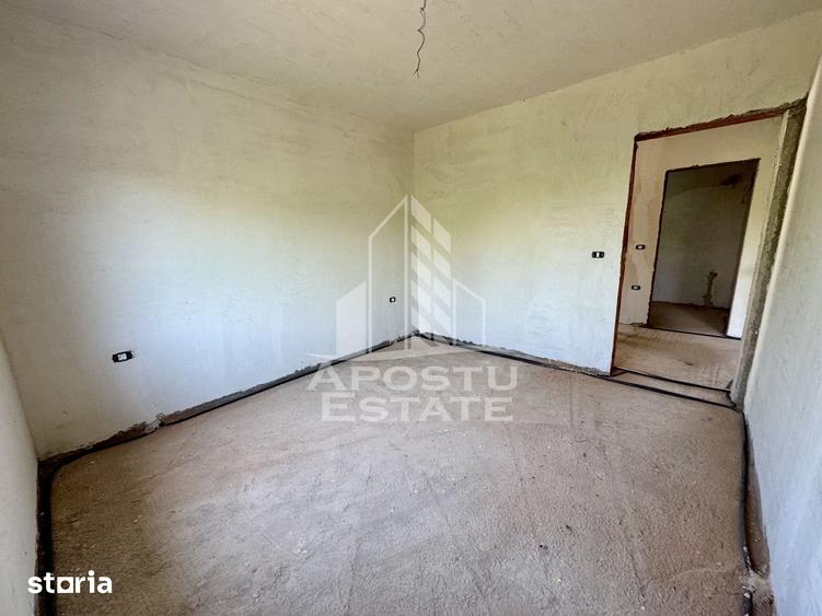 Casă cu 4 camere cu Teren 300 Mp în Ciarda Roșie