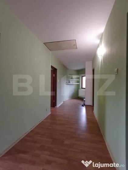 Casă cu 5 camere cu Teren 600 Mp în Central