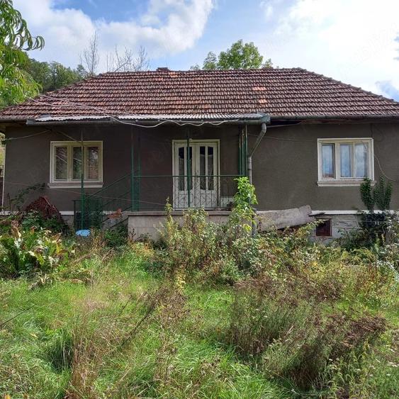 Casă cu Teren 1576 Mp în Central