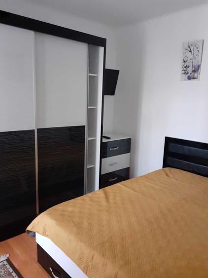 Apartament cu 2 camere decomandat în Exterior Vest