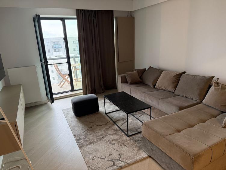 Apartament cu 2 camere semidecomandat în Pipera