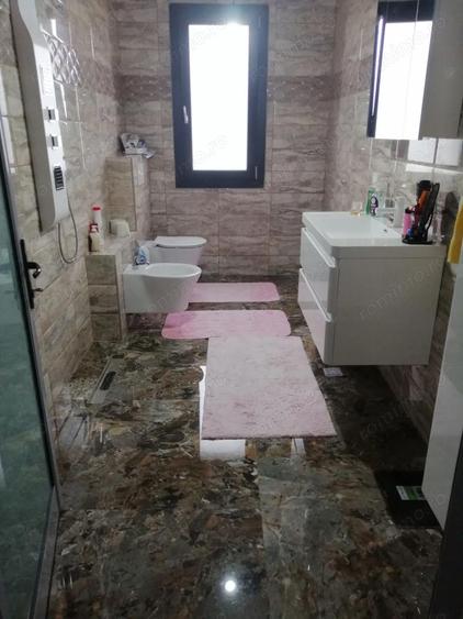 Casă cu Teren 2000 Mp în Vădeni