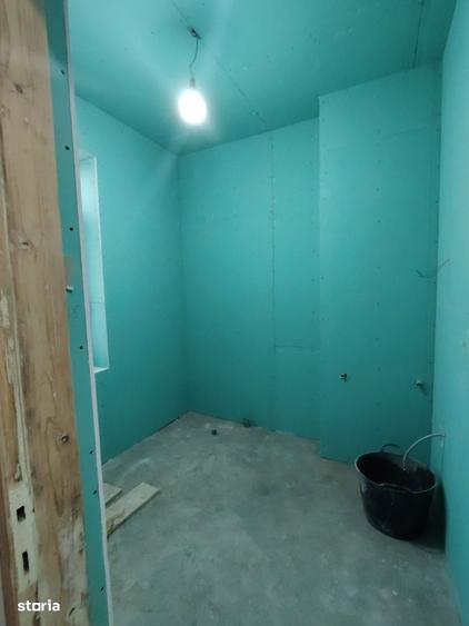 Apartament cu 4 camere semidecomandat în Central