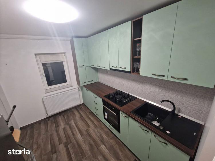 Apartament cu 3 camere, mobilat în Mioriței