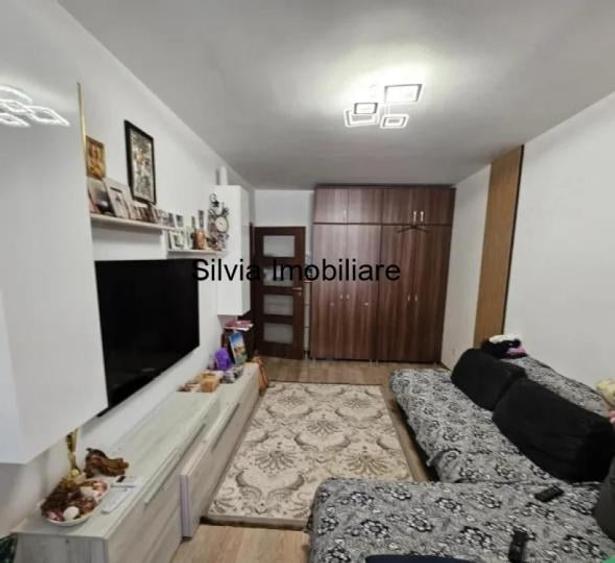 Apartament cu 3 camere în Berceni