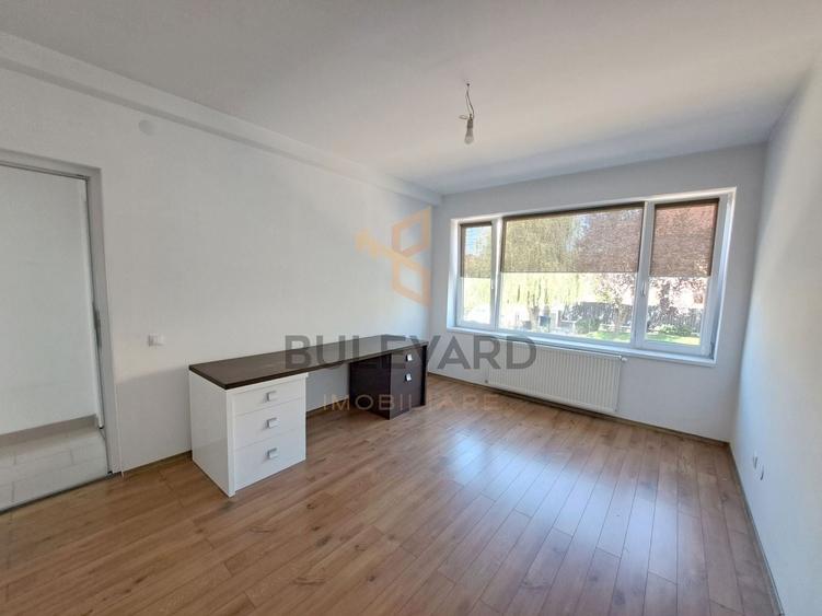 Duplex cu 4 camere cu Canalizare în Europa
