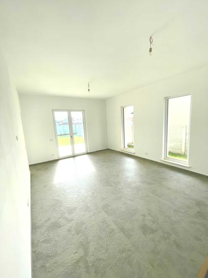 Casă cu 4 camere cu Teren 520 Mp în Oncea