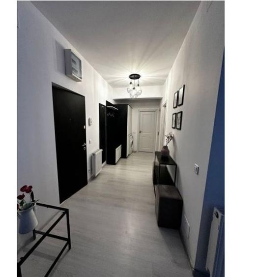Apartament cu 3 camere semidecomandat în Vitan