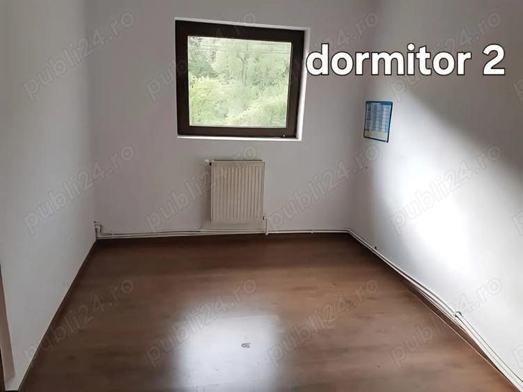 Casă cu 5 camere cu Teren 872 Mp în Humulești