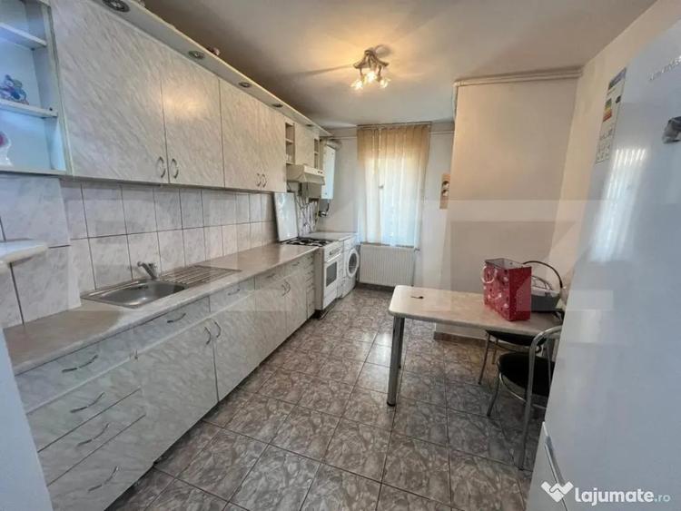 Apartament cu 3 camere decomandat, mobilat în Independenței